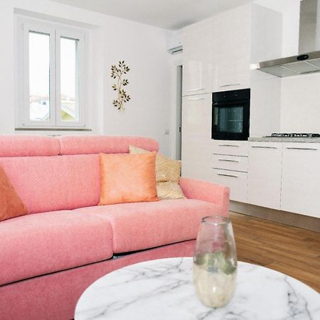 Lora Diamond Suite ,Free Parking, Self Check In,3 Como Bagian luar foto