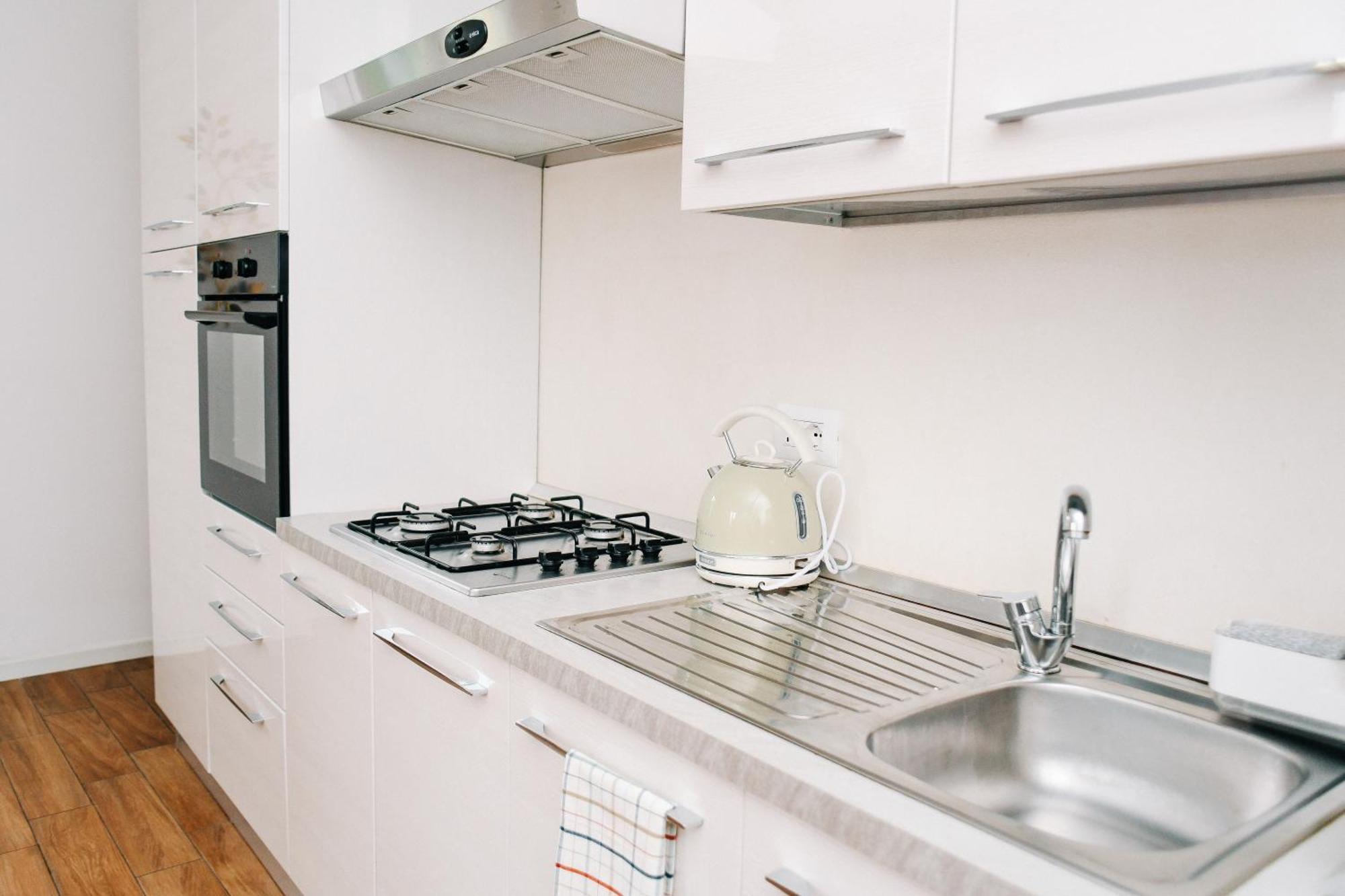 Lora Diamond Suite ,Free Parking, Self Check In,3 Como Bagian luar foto