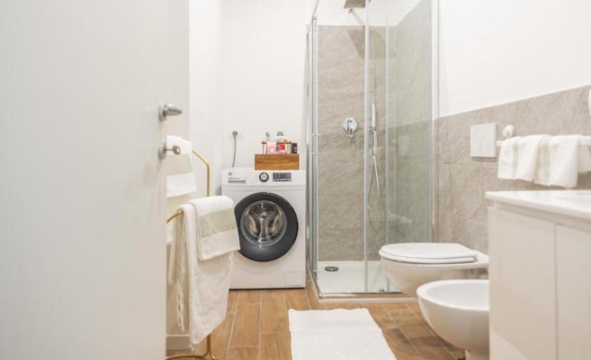Lora Diamond Suite ,Free Parking, Self Check In,3 Como Bagian luar foto