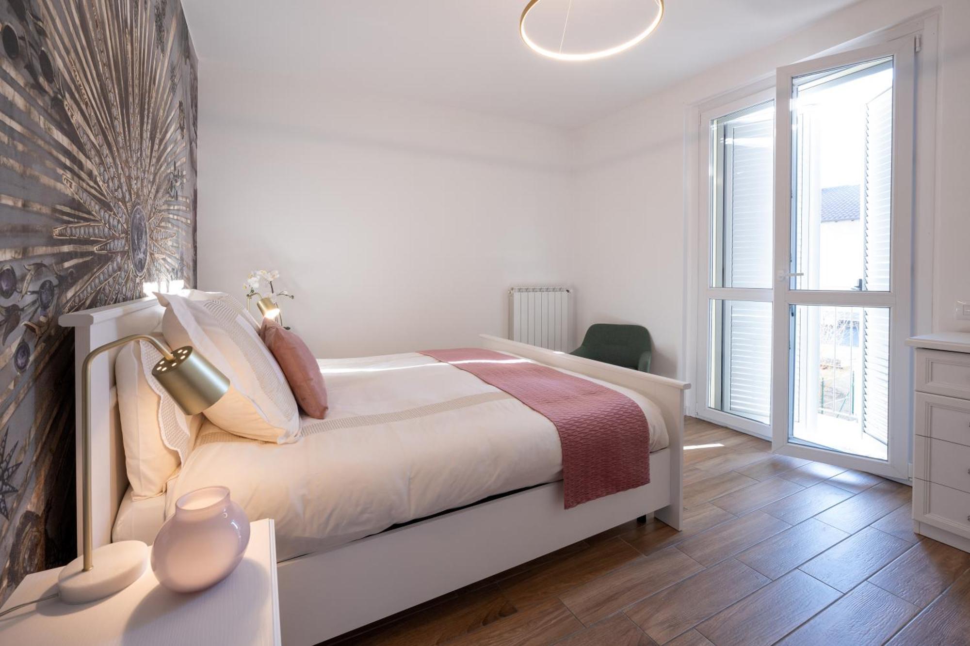 Lora Diamond Suite ,Free Parking, Self Check In,3 Como Bagian luar foto