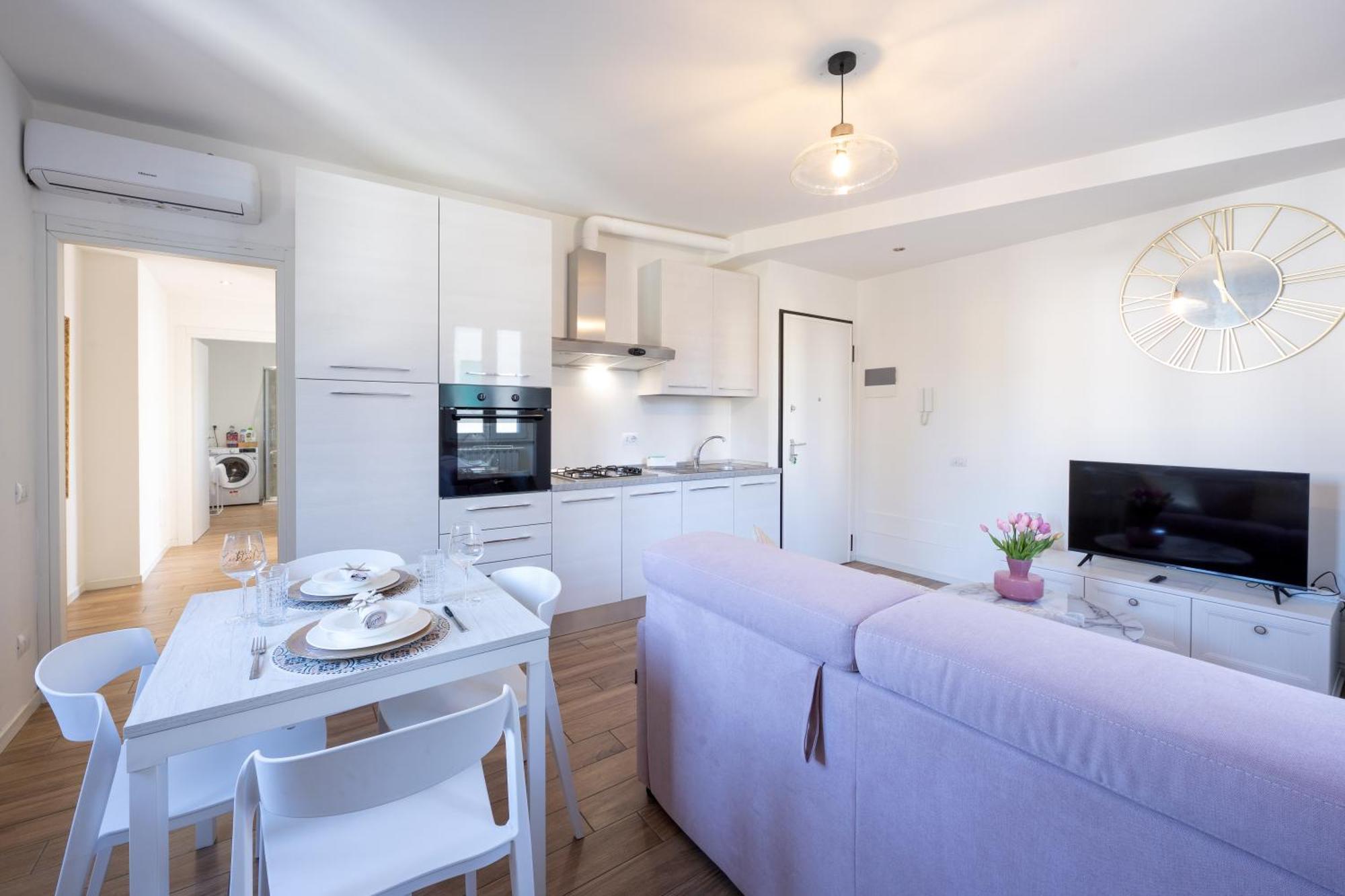 Lora Diamond Suite ,Free Parking, Self Check In,3 Como Bagian luar foto
